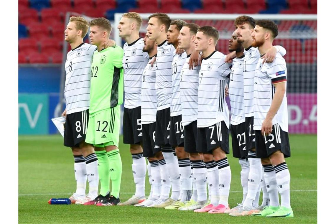 Kuntz vertraut im Endspiel Startelf aus dem Halbfinale Im EM-Endspiel lässt U21-Trainer Kuntz gegen Portugal die selbe Startelf beginnen, die bereits im Halbfinale gegen die Niederlande startete. Foto: Marton Monus/dpa