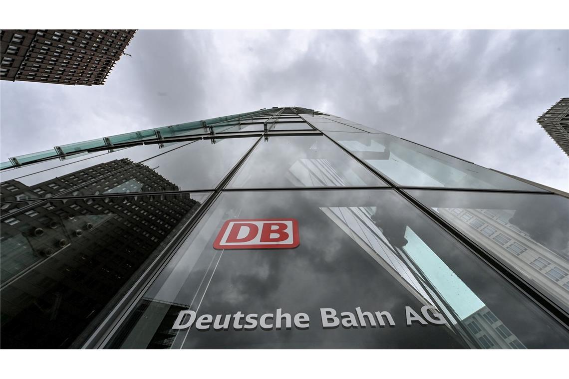 Im ersten Halbjahr 2025 hat die Bahn Verluste im dreistelligen Millionenbereich eingefahren. (Archivbild)