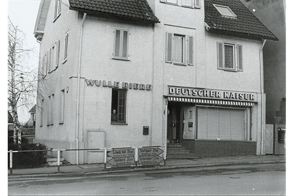 Im ersten Stock über der Gaststätte Deutscher Kaiser an der Stuttgarter Straße b...