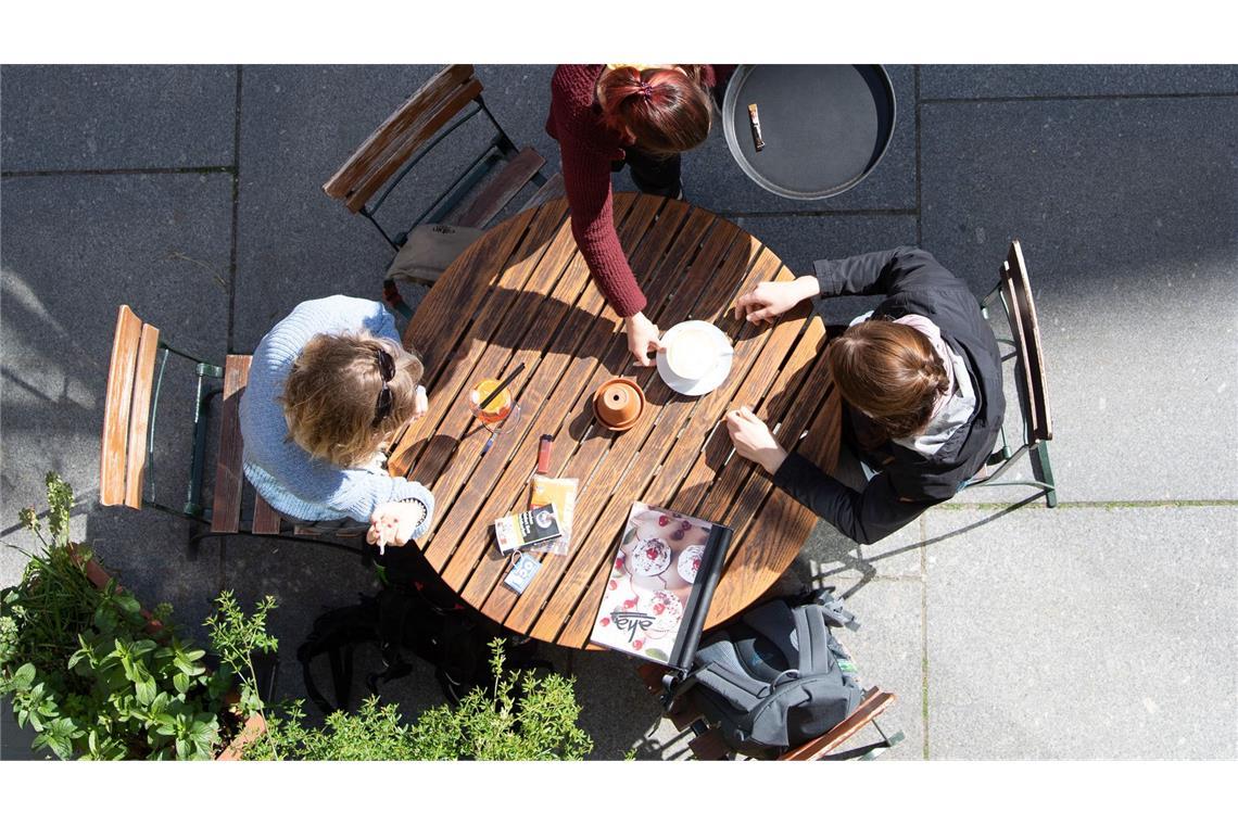 Im Gastgewerbe gibt es die meisten Jobs mit Niedriglohn. (Archivbild)