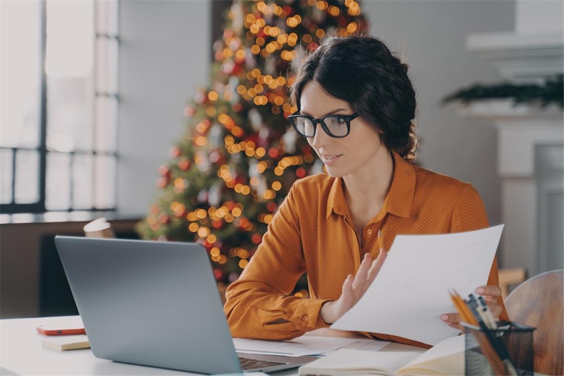 Ist Heiligabend ein Werktag? Im Gegensatz zu den Weihnachtsfeiertagen ist Heiligabend ein regulärer Werktag.