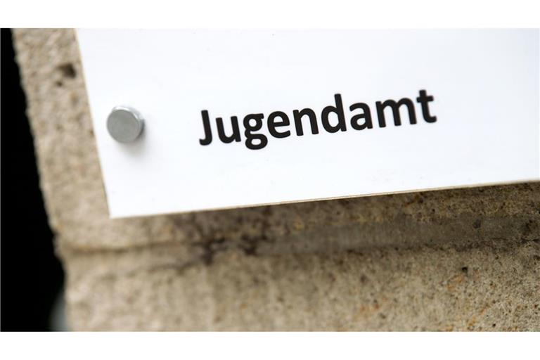 Im Jahr 2023 erfasste das Statistische Landesamt in Baden-Württemberg 10.828 Fälle von Inobhutnahmen. Das war im Vergleich zum Vorjahr ein Anstieg um 41 Prozent gewesen.