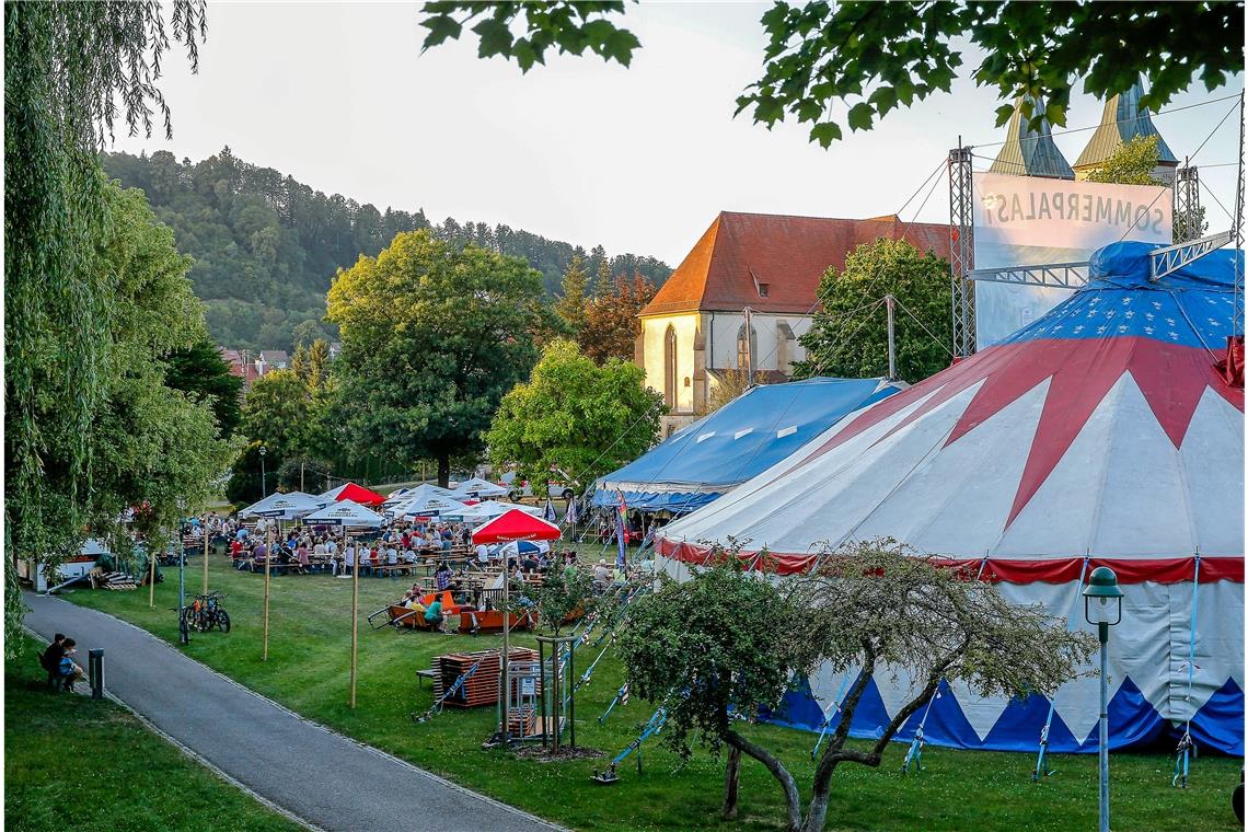 Der Sommerpalast geht wieder an den Start Im Juli können die Sommerpalast-Fans wieder in den Stadtgarten pilgern. Archivfoto: A. Becher