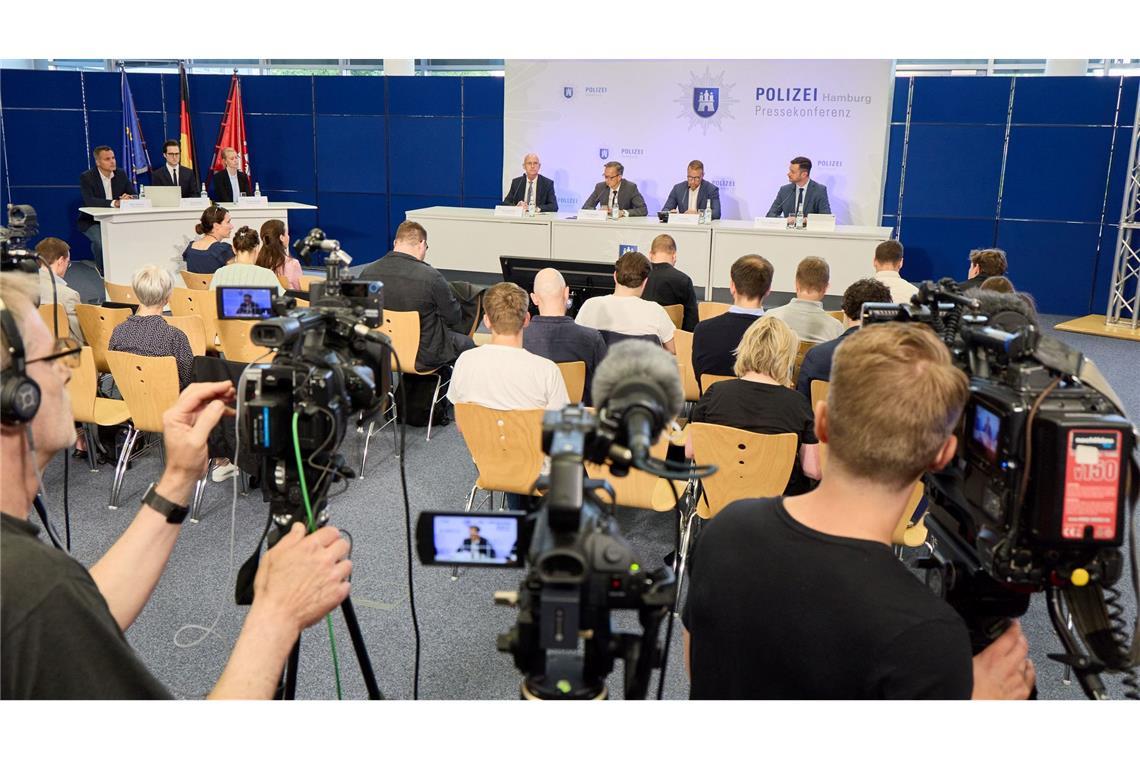 Weiterer Hamburger soll Netzwerk Pädokrimineller angehören Im Juni verkündeten Polizei und Staatsanwaltschaft die Festnahme eines 20-jährigen mutmaßlichen Mörders. (Archivbild)