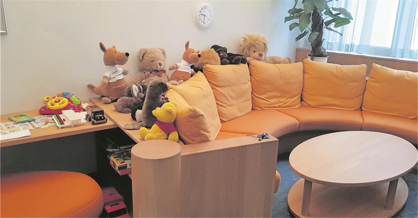 Im Kinder- und Jugendverhörzimmer wird versucht, eine vertrauliche Atmosphäre zu schaffen.
