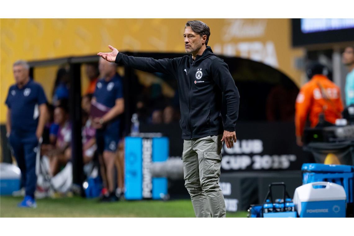 FIFA reagiert für 2026 auf Hitzespiele Im klimatisierten Hallenstadion von Atlanta konnte Dortmunds Trainer Niko Kovac sogar mit Jacke am Spielfeldrand stehen.
