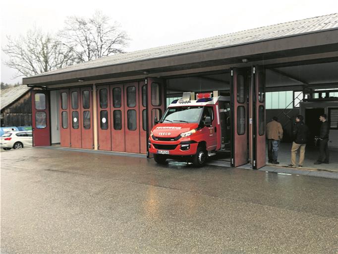 Im kommenden Jahr soll die Fahrzeughalle der freiwilligen Feuerwehr saniert werden. Größtes Problem: Es regnet rein.Foto: privat