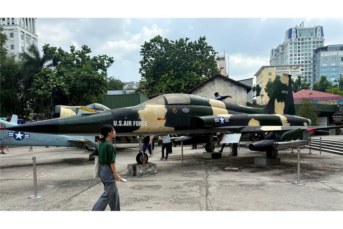 50 Jahre Ende des Vietnamkriegs: Riesige Feiern geplant Im Kriegsmuseum sind auch Original-Flugzeuge der US Air Force zu sehen.