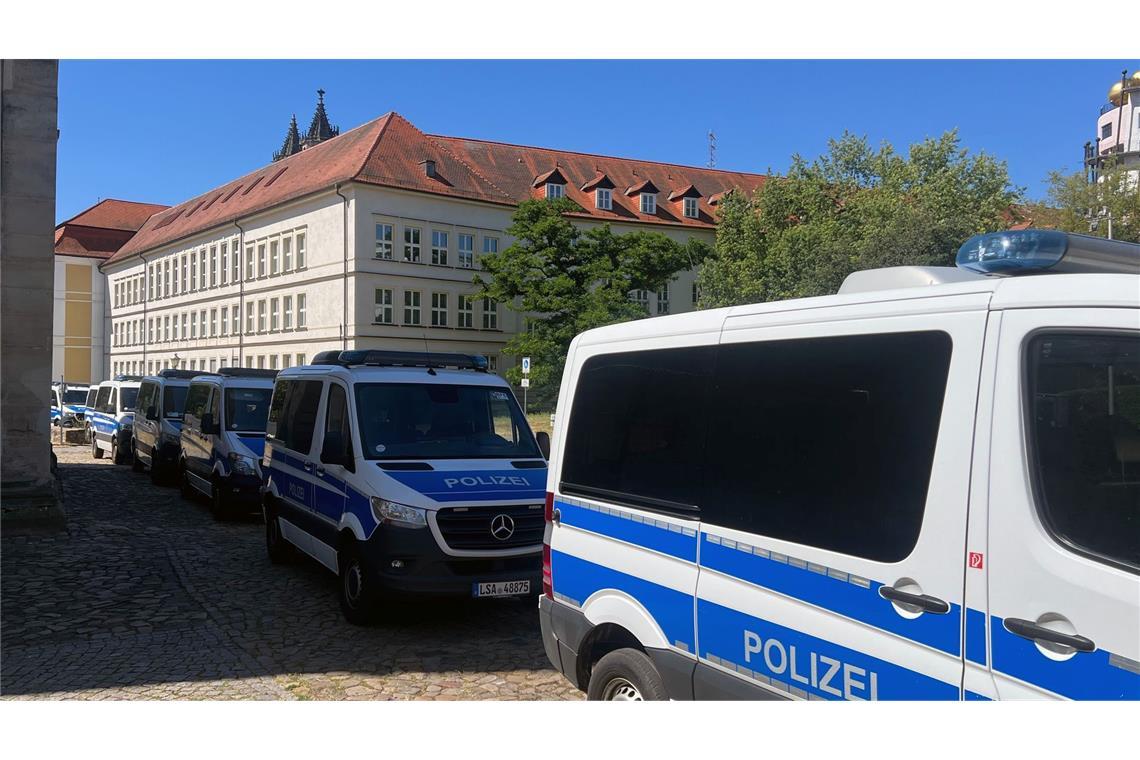 Im Landtag wurden Geschäfts- und Fraktionsräume durchsucht.