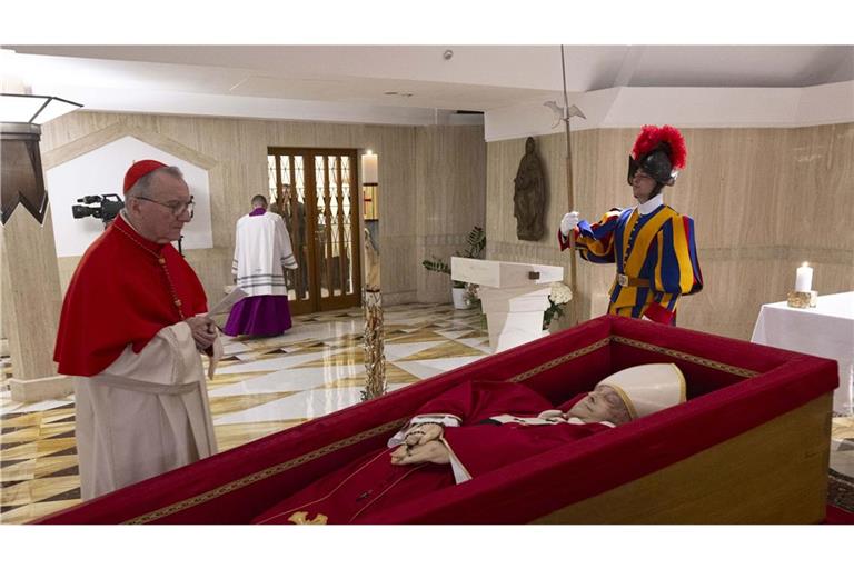 Im Laufe der Woche soll der Leichnam von Papst Franziskus  in den Petersdom überführt werden.