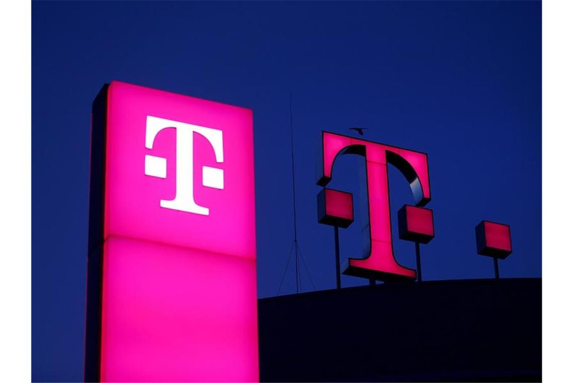 Im laufenden Jahr will die Telekom eine Schippe drauflegen und den operativen Gewinn steigern. Foto: Oliver Berg/dpa