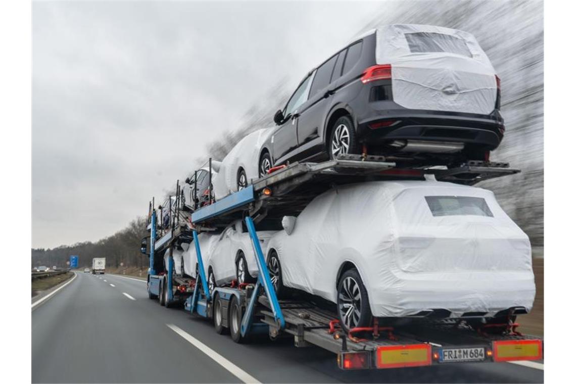 Im Mai wurden in Deutschland nur etwa halb so viele Autos neu zugelassen wie im Vorjahresmonat. Foto: Raphael Knipping/dpa