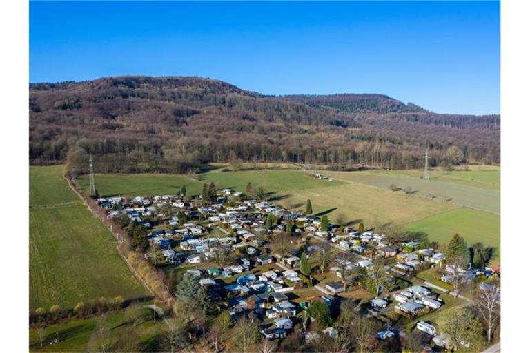 Im Missbrauchsfall Lügde hat die Polizei eine weitere Parzelle auf dem Campingplatz durchsucht. Foto: Guido Kirchner