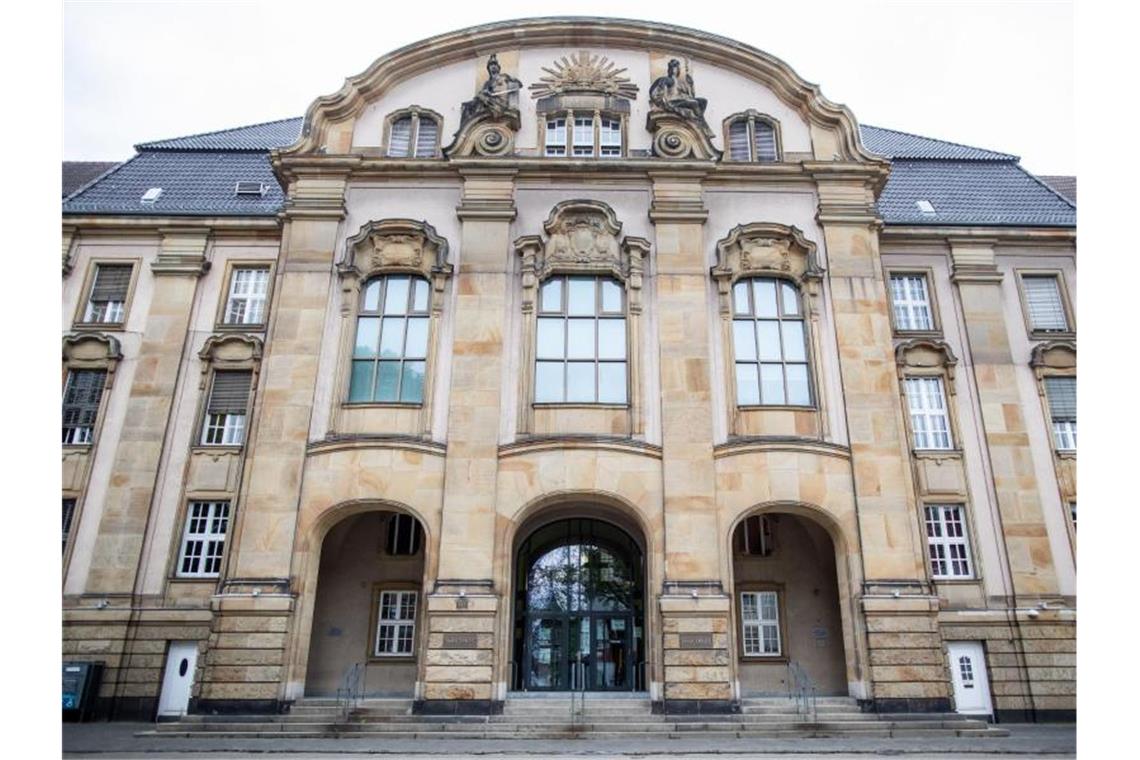 Erster Prozess im Missbrauchskomplex Im Missbrauchskomplex Bergisch-Gladbach begann vor dem Landgericht Mönchengladbach der landesweit erste Prozess gegen zwei Angeklagte. Foto: Marcel Kusch/dpa