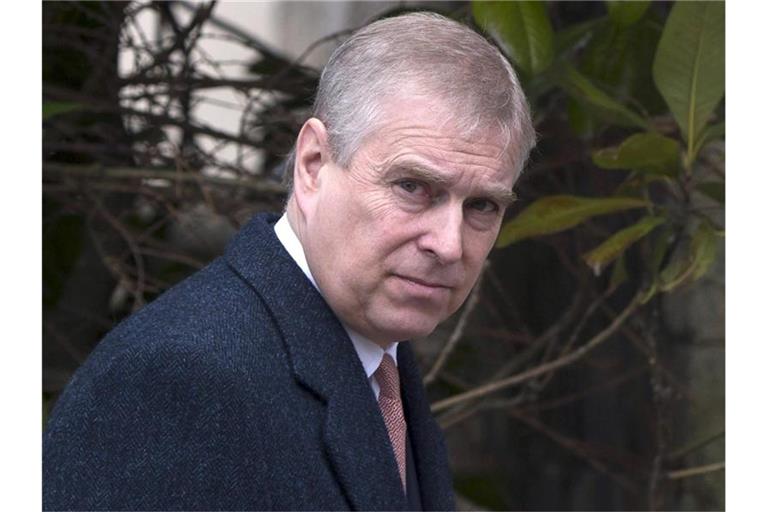 Im Missbrauchsskandal um Prinz Andrew reagiert die Queen. Foto: Neil Hall/PA Wire/dpa