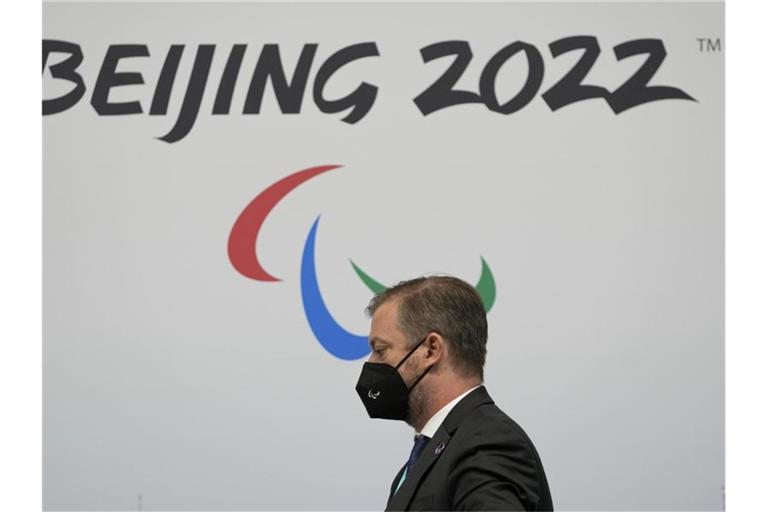 „Im Moment braucht die Welt Zeichen. Und wir wollen solche Zeichen setzen“, sagt IPC-Präsident Andrew Parsons. Foto: Andy Wong/AP/dpa