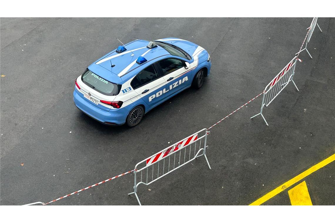 Im norditalienischen Modena fuhr ein Auto in eine Menschenmenge.