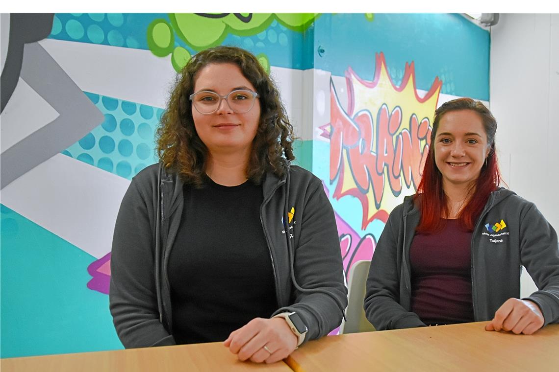 Im November 2021 haben Ronja Weller (links) und Tatjana Riekert mit der mobilen Jugendarbeit neue Räume in der Mühlstraße bezogen. Archivfoto: Tobias Sellmaier