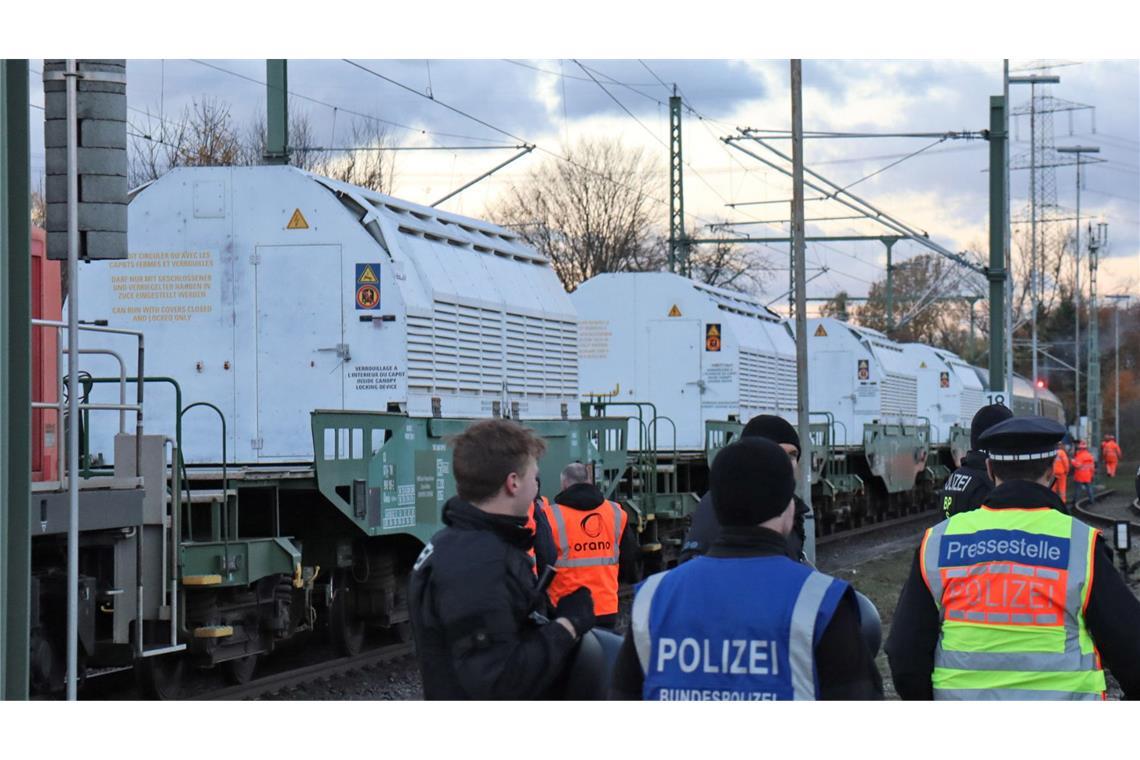 Im November 2024 wurden vier Castor-Behälter mit Atommüll per Zug nach Philippsburg gebracht.