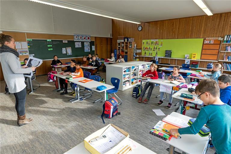 Im Rahmen des Großaspacher Modells bringen sich Bürgerinnen und Bürger ehrenamtlich ein, beispielsweise durch Lernbegleitung oder als Lese- und Klassenpaten. Archivfoto: Alexander Becher