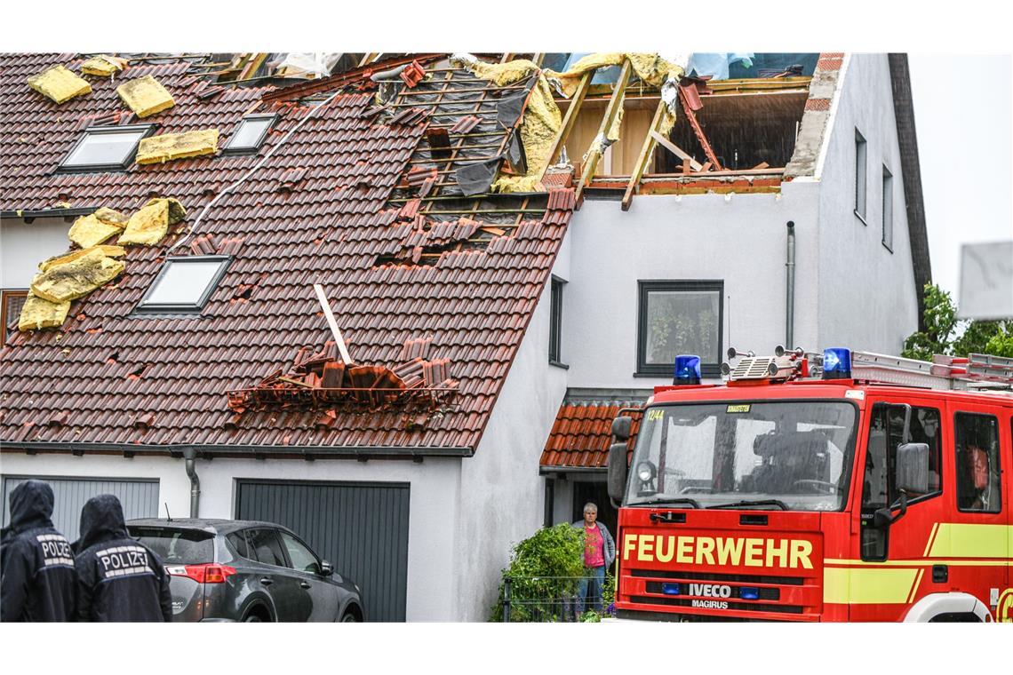 DWD Stuttgart geht nicht von Tornado im Raum Ulm aus Im Raum Ulm hat das Unwetter dennoch starke Schäden angerichtet. (