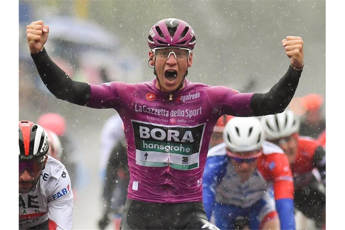 Im Regen von Terracina feiert Pascal Ackermann seinen zweiten Etappensieg beim 102. Giro d'Italia. Foto: Gian Mattia D'alberto/Lapresse via ZUMA Press