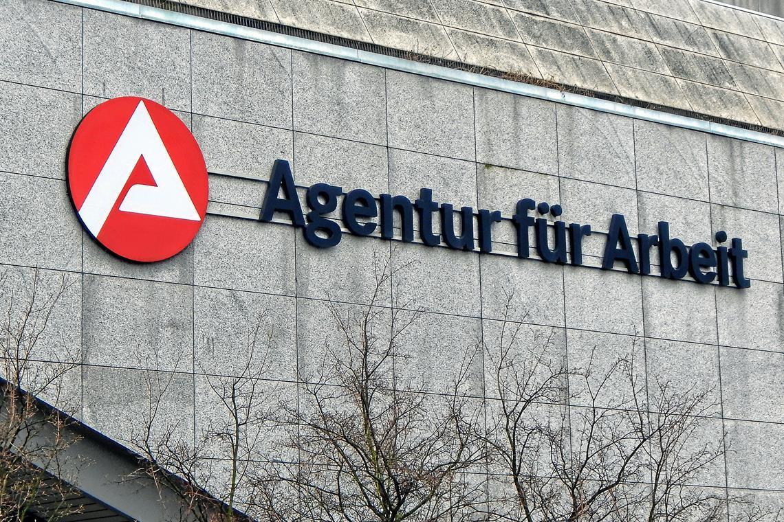 Zum Jahresende steigt im Rems-Murr-Kreis die Zahl der Arbeitslosen leicht Im Rems-Murr-Kreis sind fast 3.000 Menschen länger als ein Jahr arbeitslos. Symbolfoto: Berthold Bronisz