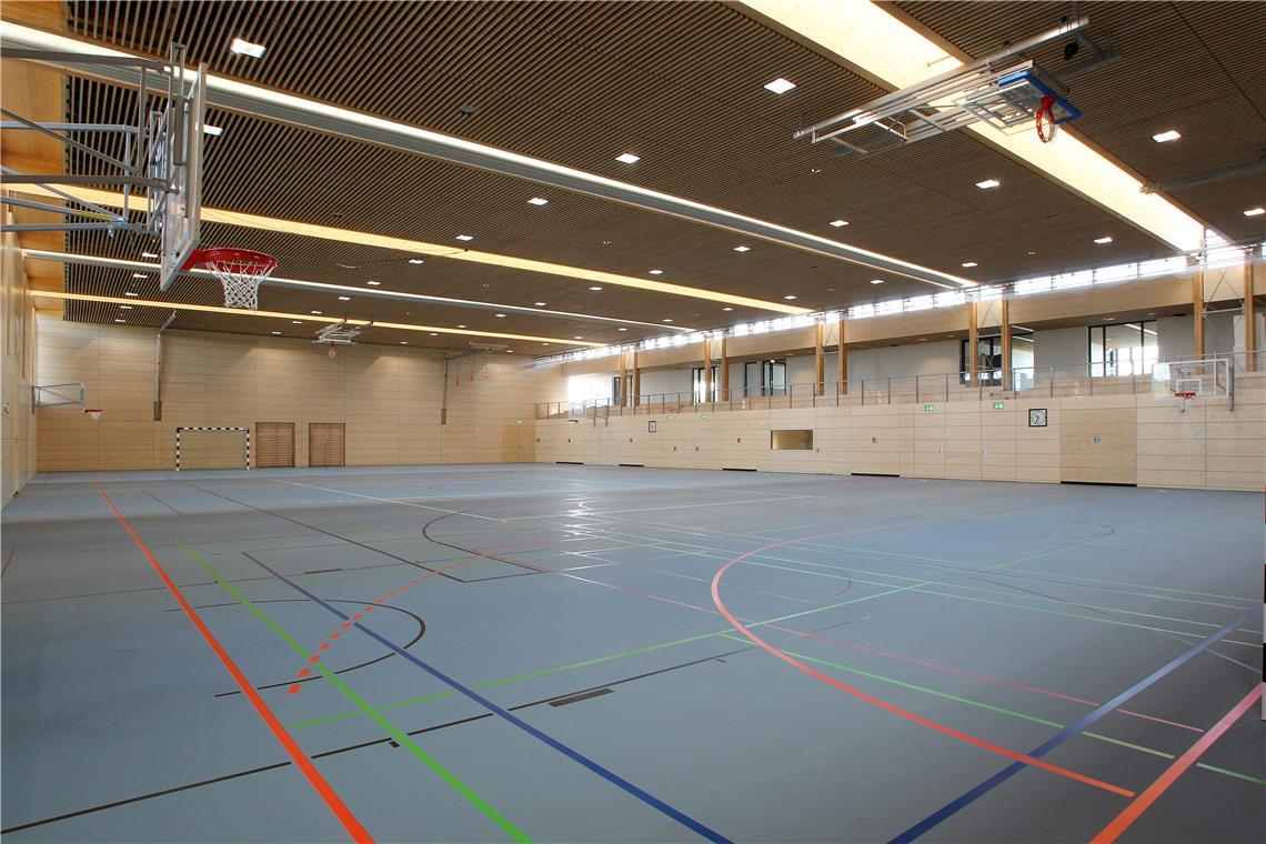 Angespannte Lage bei der Unterbringung Geflüchteter in Aspach Im schlimmsten Fall müsste die Gemeinde auf die Sporthallen zur Unterbringung zurückgreifen. Auf dem Foto ist beispielhaft die Mühlfeldhalle in Großaspach zu sehen. Archivfoto: Edgar Layher