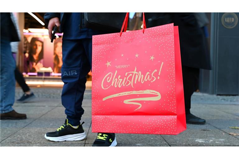 Im Schnitt möchten die Verbraucher 263 Euro für Geschenke ausgeben.