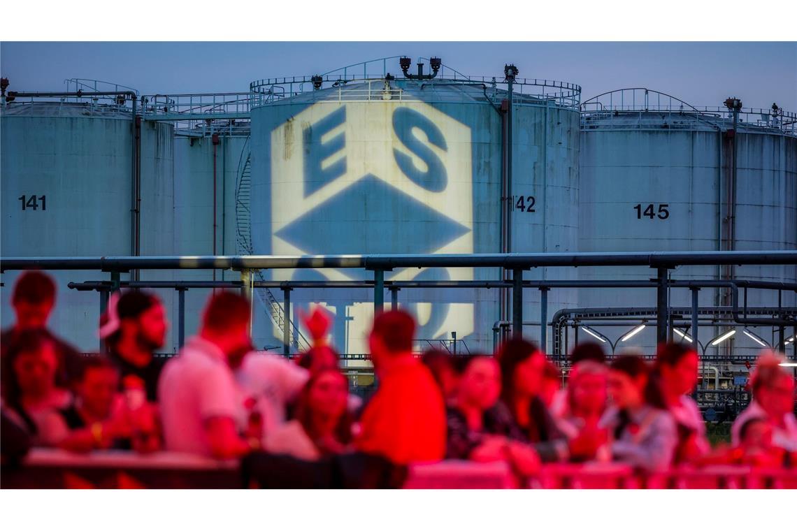 "Notarzt!" – Zwischenfall bei Joko und Klaas in Duisburg Im Schnitt sahen rund 880.000 Zuschauerinnen und Zuschauer die Sendung.