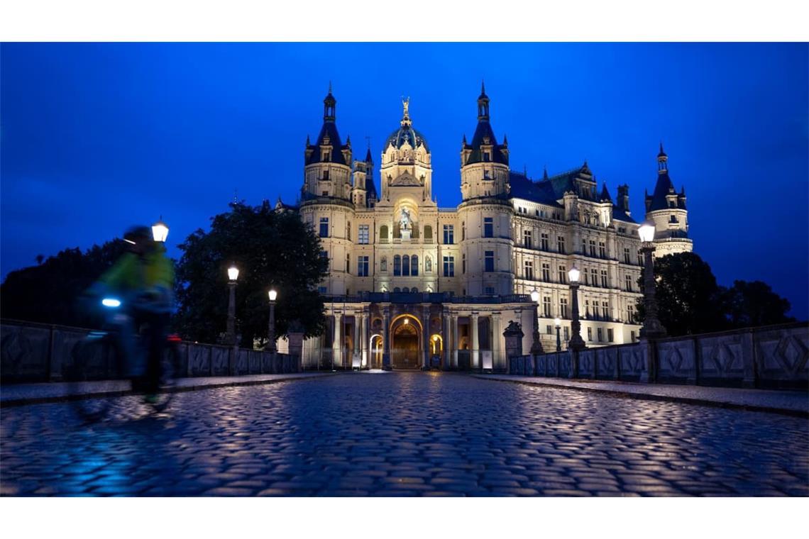 Im Schweriner Schloss wird demnächst ein neuer Landtag für Mecklenburg-Vorpommern sitzen.
