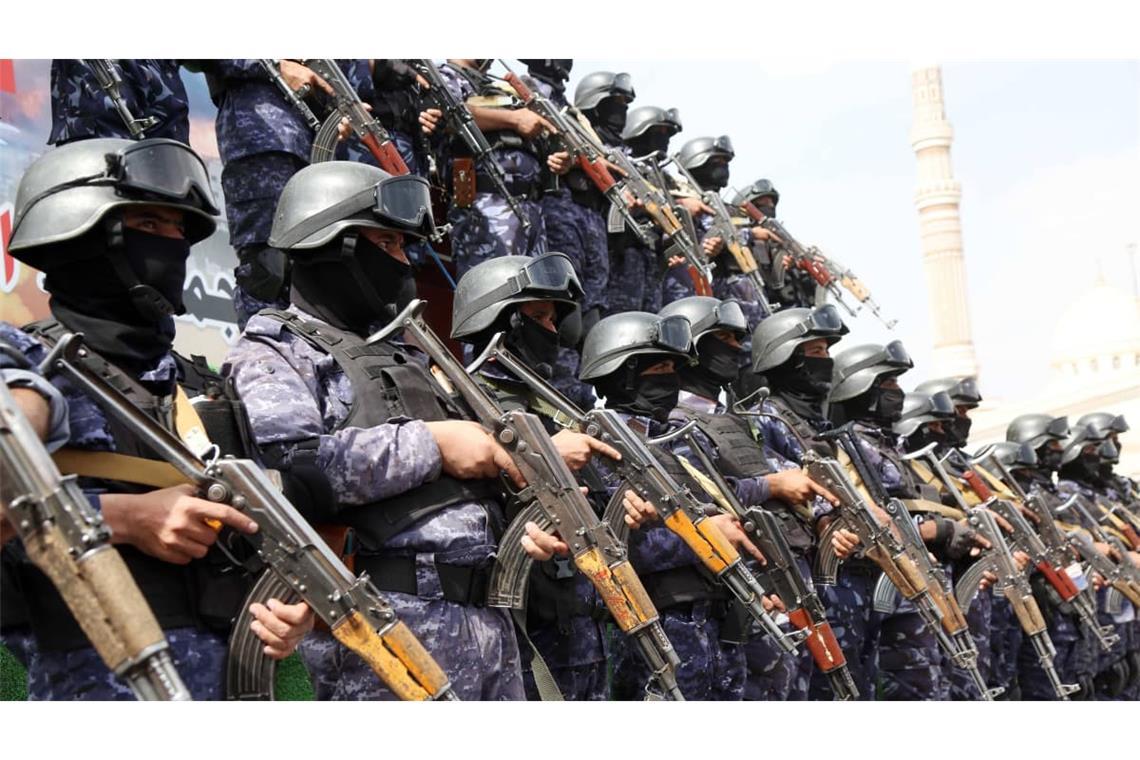 Im September 2026 eroberten die Huthi Mokka und alle vier Inseln (Perim, Zuqar und die beiden Hanisch-Inseln/Dschuzur Hanīsch) in der strategisch wichtigen Meerenge Bab al-Mandab. Auch die gesamte Küste am Roten Meer wurde eingenommen.