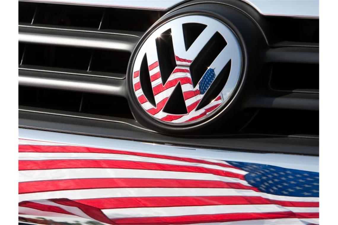 Im September brach der VW-Absatz in den USA im Jahresvergleich um zwölf Prozent auf 26.947 Autos mit VW-Logo ein. Foto: Friso Gentsch/dpa