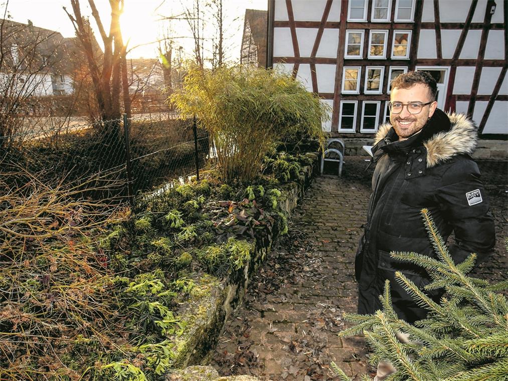 Jawort unter freiem Himmel Im sogenannten Hochzeitsgarten hinter dem Unterweissacher Bürgerhaus soll es künftig die Möglichkeit geben, unter freiem Himmel standesamtlich zu heiraten. Der Weissacher Gemeinderat hat den Vorschlag von Ordnungsamtsleiter Maximilian Sczuka einstimmig angenommen. Foto: A. Becher
