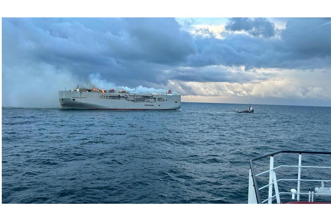 Im Sommer 2023 geriet der Frachter „Fremantle Highway“ nördlich der niederländischen Wattenmeerinsel Ameland in Brand.