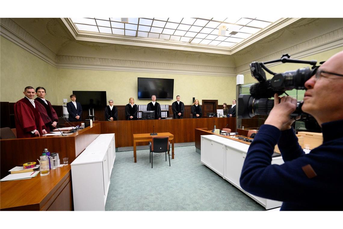 Verfassungsschutz: Russland setzt auf Wegwerf-Agenten Im Spionage-Prozess vor dem Berliner Kammergericht gegen den früheren BND-Mitarbeiter Carsten L. und seinen mutmaßlichen Komplizen, Arthur E., steht das Urteil noch aus. Die Bundesanwaltschaft wirft ihnen Landesverrat vor. (Archivfoto)