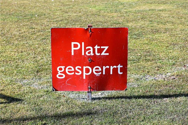 Im Stadion in Villingen geht nichts, die Stadt hat den Platz gesperrt.Symbolbild: Imago