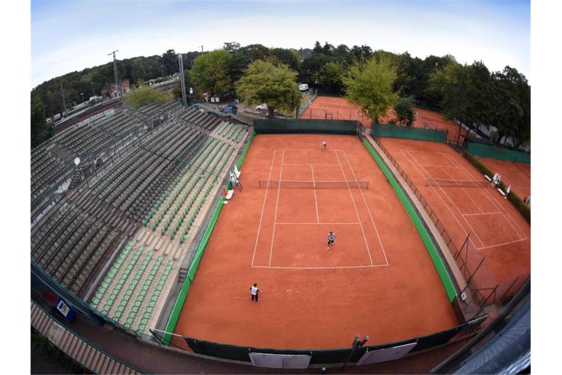 Pläne für Damen-Tennisturnier in Berlin auf Rasen Im Steffi-Graf-Stadion des Lawn Tennis Turnierclub Rot-Weiß LTTC wird derzeit auf Sand gespielt. Foto: Soeren Stache