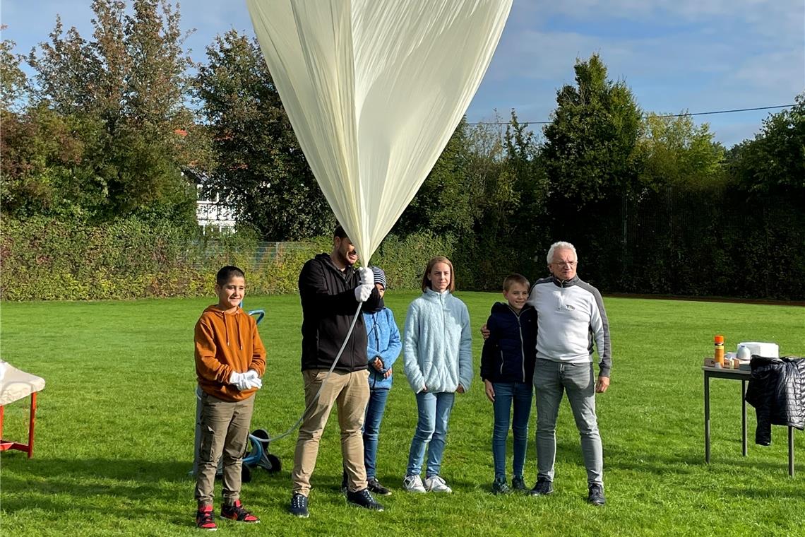 Im Stratosphären-Club haben Schülerinnen und Schüler der Tausschule einen Wetterballon gestartet. Die gesamte Organisation haben sie selbst in die Hand genommen. Nur ein Beispiel dafür, wie Kinder wichtige Kompetenzen für die Zukunft lernen können. Foto: privat