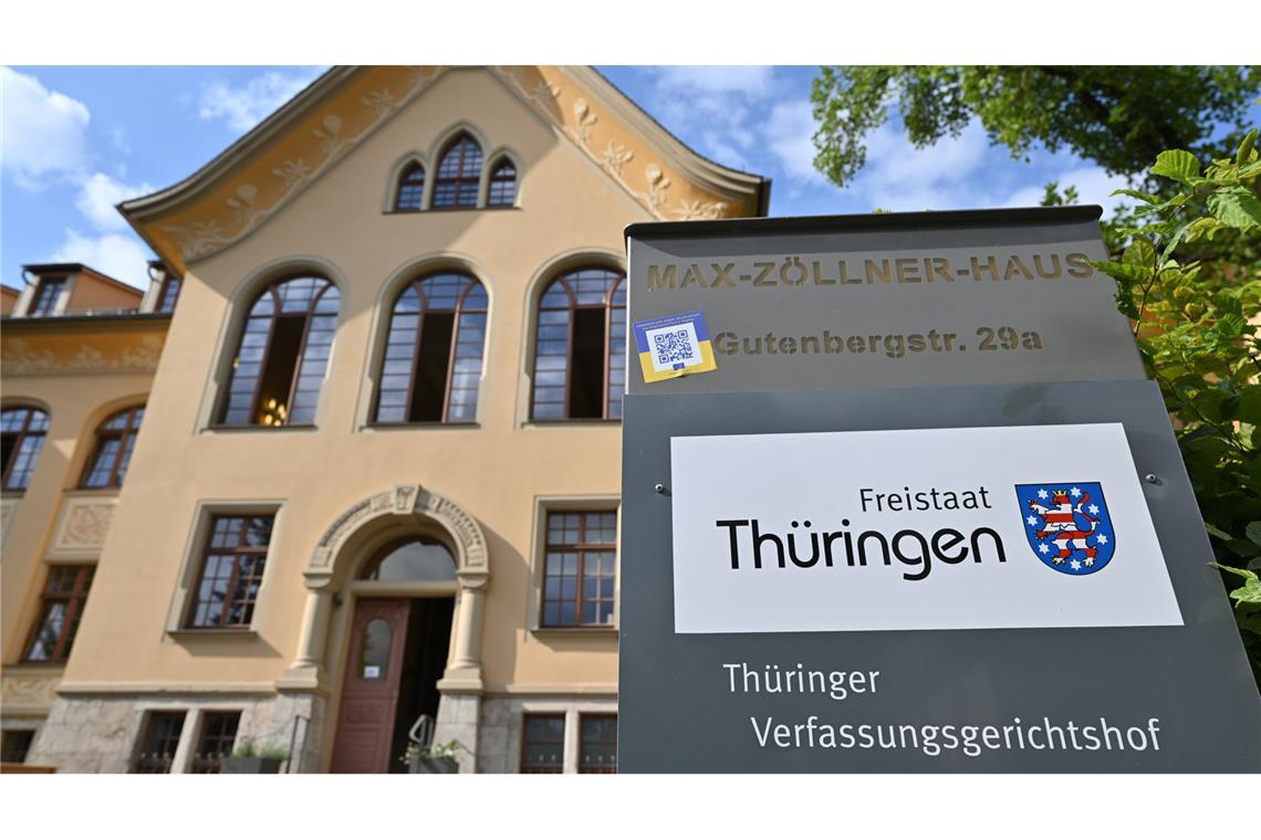 Verfassungsgerichtshof lehnt AfD-Anträge ab Im Streit um die Besetzung eines Kontrollgremiums des Landtags mit AfD-Mitgliedern hat der Verfassungsgerichtshof zwei Eilanträge der AfD abgelehnt. (Symbolbild)