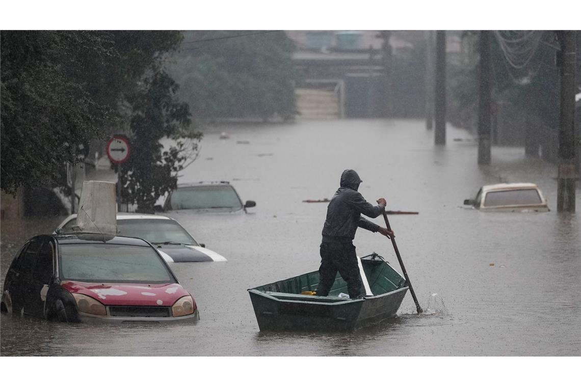 Im Süden Brasiliens ist kein Ende der ungewöhnlich heftigen Hochwasser in Sicht. Der brasilianische Wetterdienst sagt weitere Regenfälle im Bundesstaat Rio Grande do Sul voraus.
