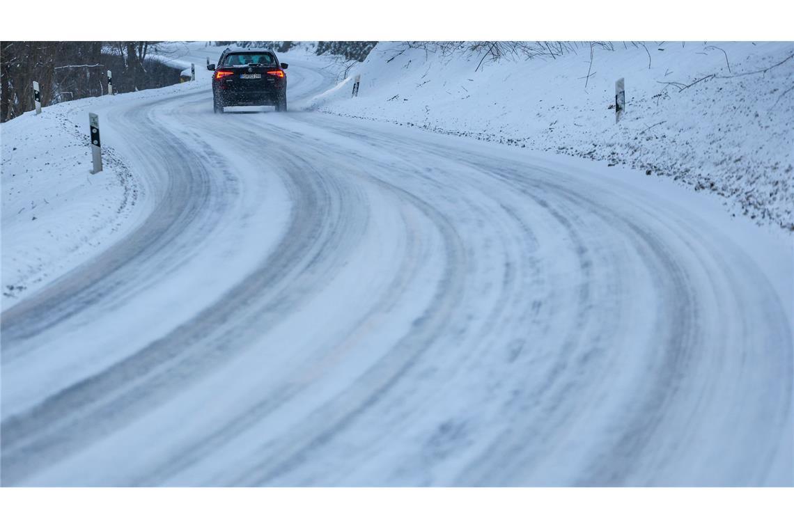 Im Süden kann es teils zu Sichtweiten unter 150 Meter kommen.