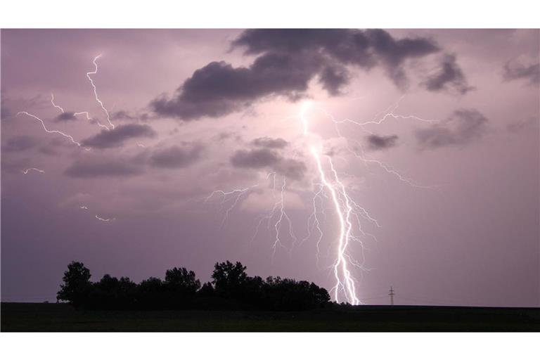 Im Südwesten drohen am Donnerstag   Unwetter. (Symbolbild)