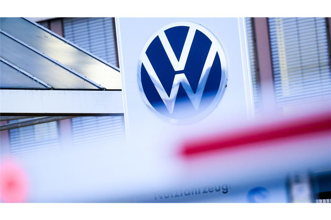 VW will bis 2030 mehr als 35.000 Stellen abbauen – keine Werksschließungen Im Tarifstreit zwischen VW und der IG Metall gab es einen Durchbruch.