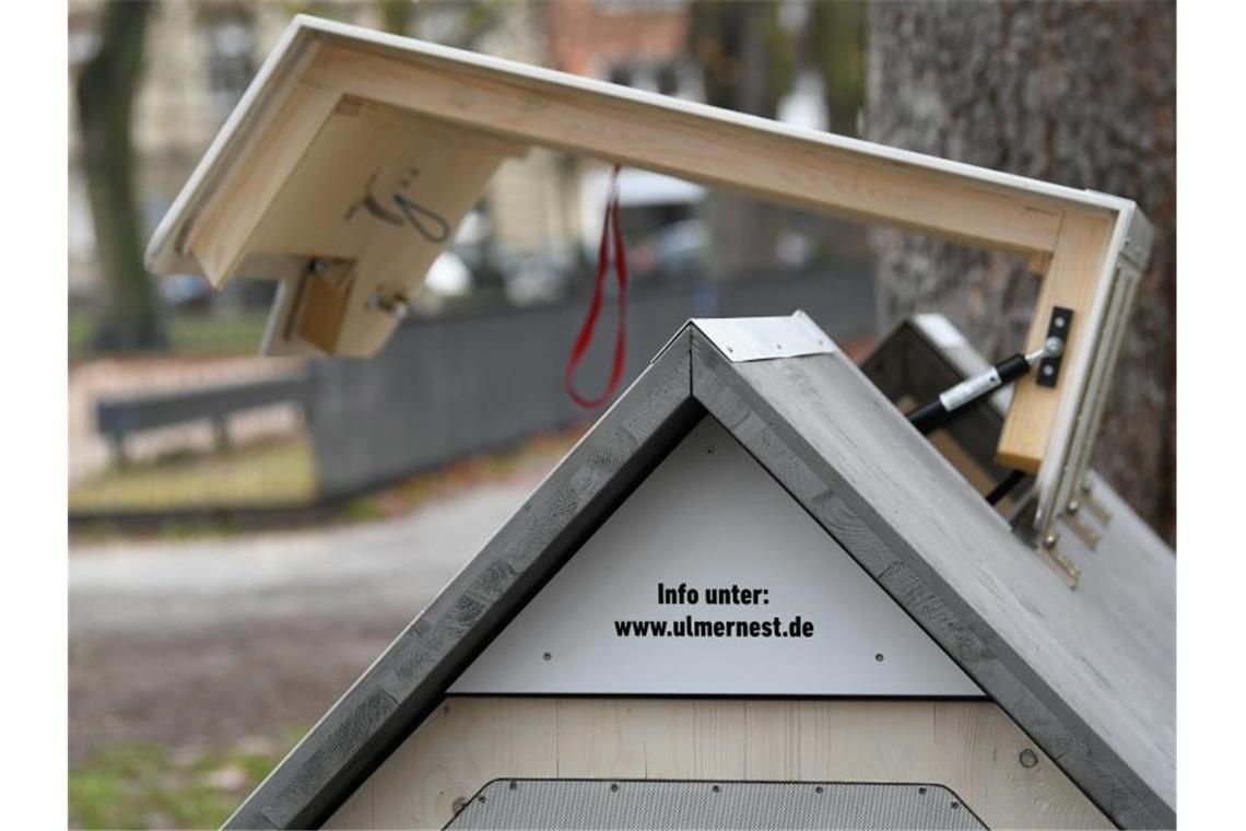 Schlafkapseln sollen Ulmer Obdachlose vor Erfrieren schützen Im Test: Das „Ulmer Nest“, ein Erfrierungsschutz für Obdachlose im Winter. Foto: Tom Weller/dpa