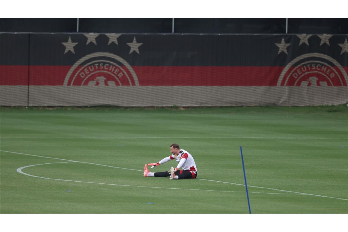 Im Training tastet sich Neuer an die WM-Form heran.