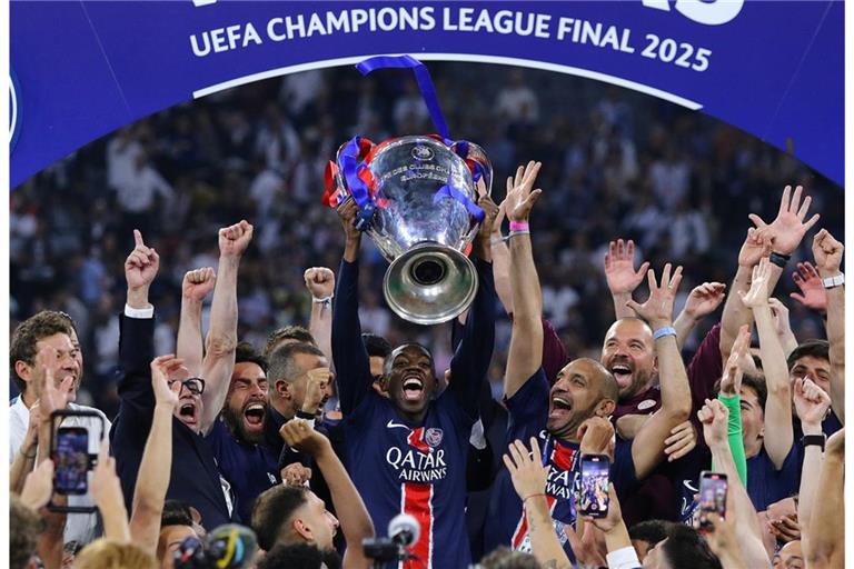 Im UEFA-Champions-League-Finale besiegte Paris Saint-Germain im Mai 2025 Inter Mailand in der Allianz Arena und gewann erstmals den Titel.