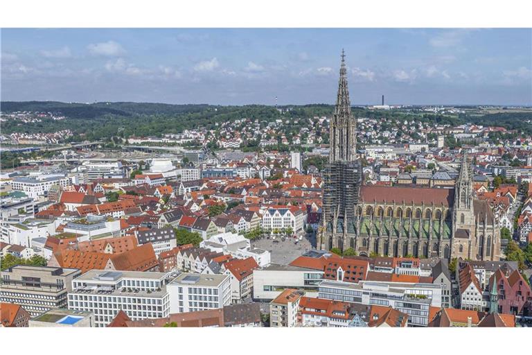 Im Ulmer Münster ist ein Blitz eingeschlagen (Archivbild).