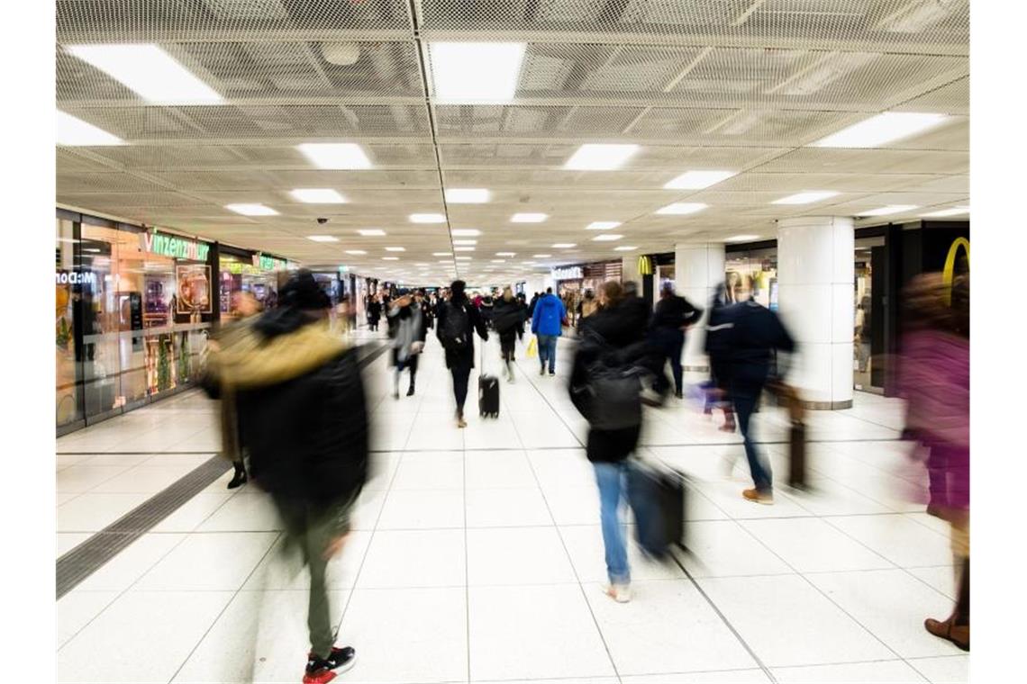 Polizist im Münchner Hauptbahnhof mit Messer schwer verletzt