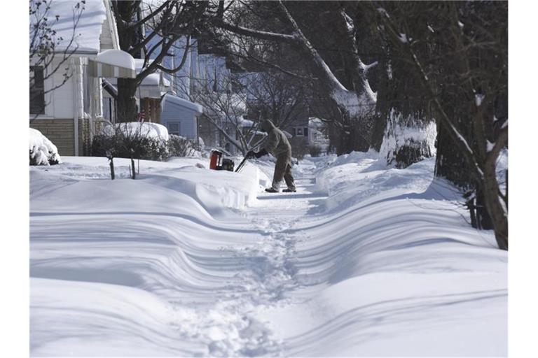 Im US-Bundesstaat Michigan hat ein Wintersturm mehrere Zentimeter Neuschnee gebracht. Foto: Don Campbell/The Herald-Palladium/AP/dpa